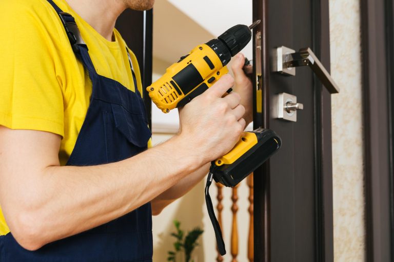 Guida alle serrature: come scegliere la migliore per la tua porta blindata